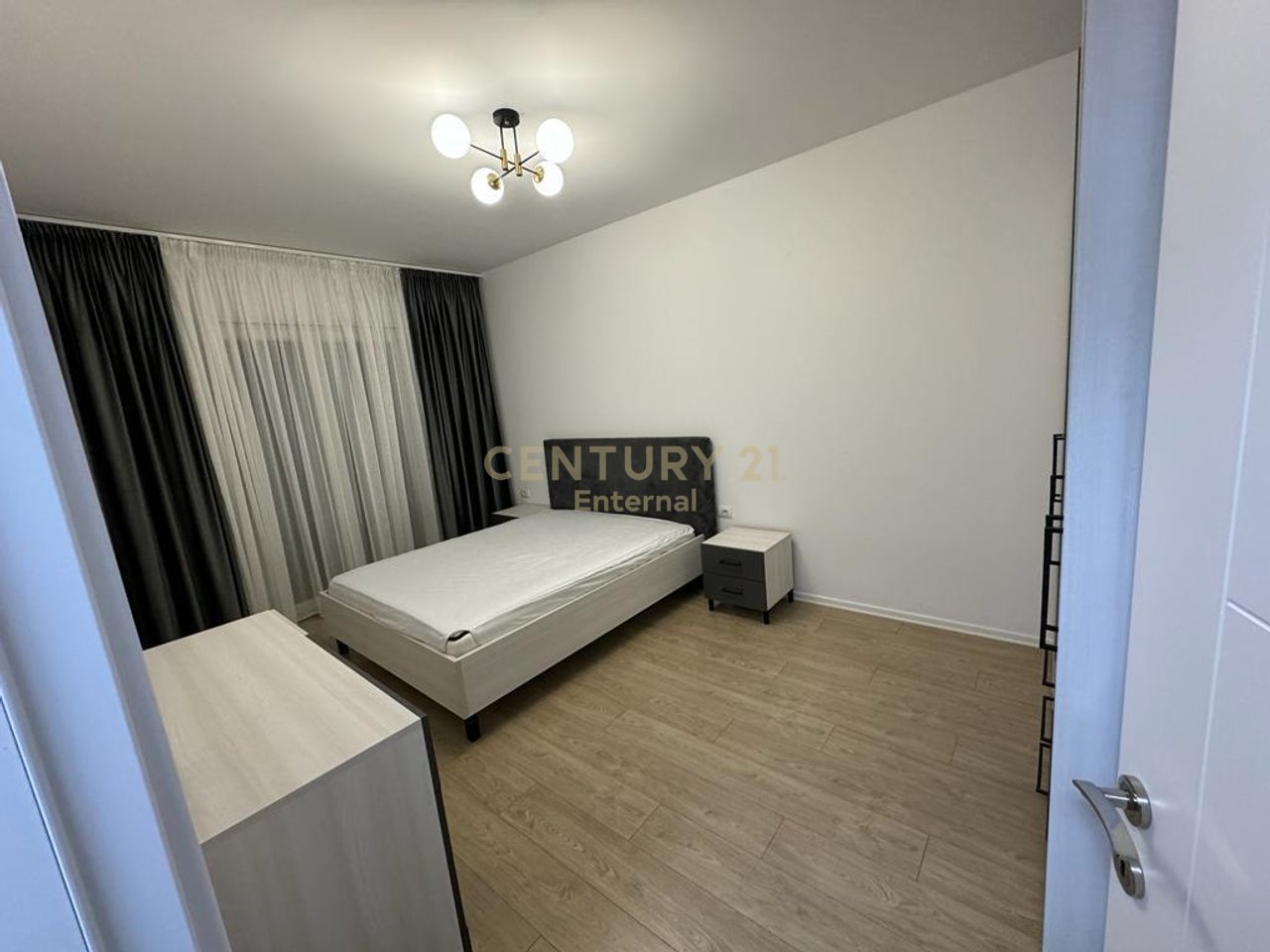 Apartament 1+1 Në Shitje në Kamez Qender, Tiranë - 75,000€ | 71 m²