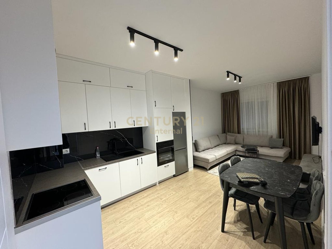 Apartament 1+1 Në Shitje në Kamez Qender, Tiranë - 75,000€ | 71 m²