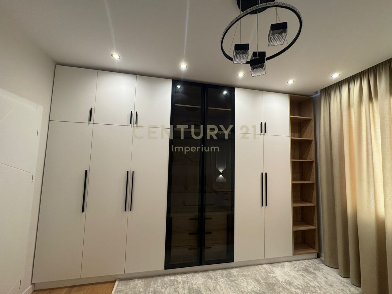 SHITET Apartament 2+1 – Hyrje e Kopshtit Zoologjik, Tiranë ?