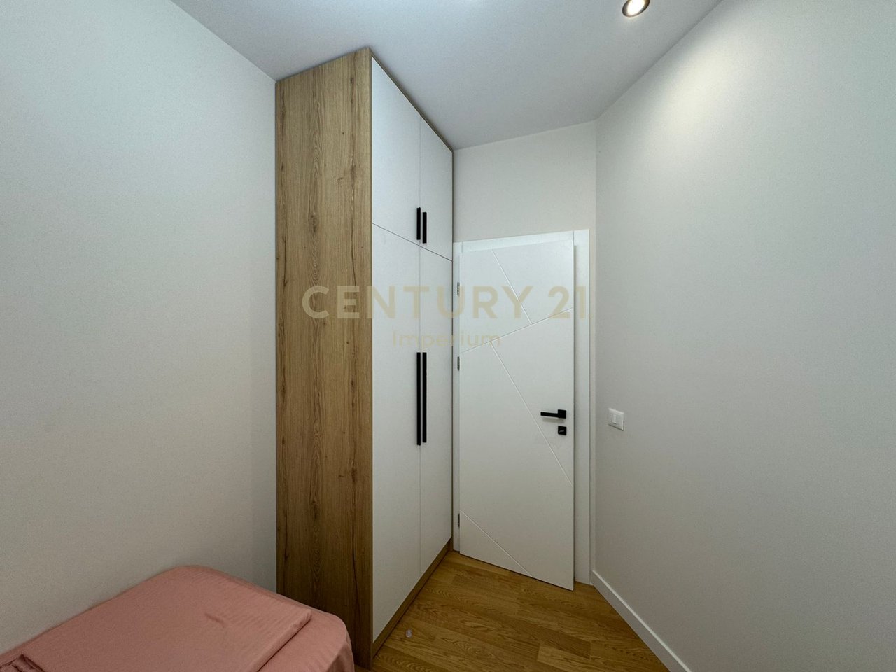 SHITET Apartament 2+1 – Hyrje e Kopshtit Zoologjik, Tiranë ?