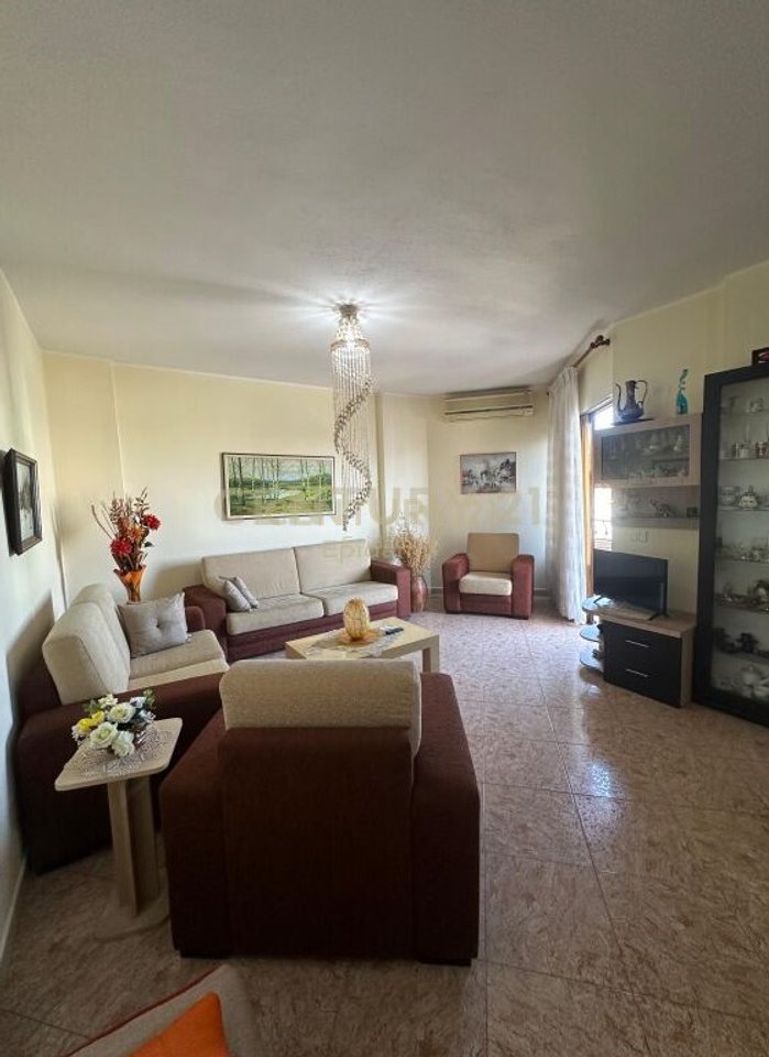 Apartment 2+1+2+garage For Rent at the Fruit and Vegetable Market, Durrës - €450 | 138 m²