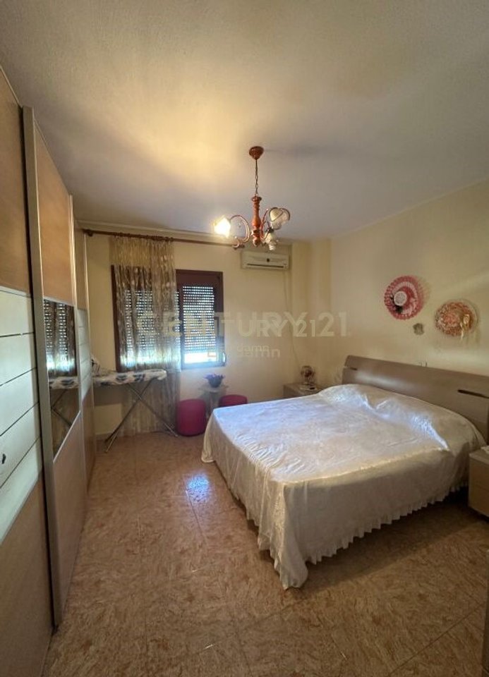 Apartment 2+1+2+garage For Rent at the Fruit and Vegetable Market, Durrës - €450 | 138 m²