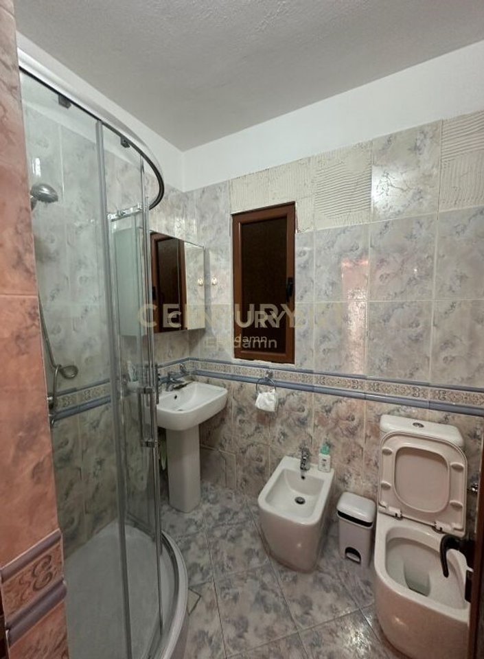 Apartment 2+1+2+garage For Rent at the Fruit and Vegetable Market, Durrës - €450 | 138 m²
