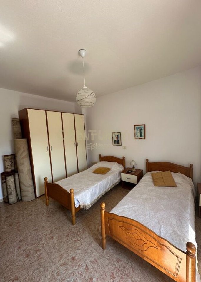 Apartment 2+1+2+garage For Rent at the Fruit and Vegetable Market, Durrës - €450 | 138 m²