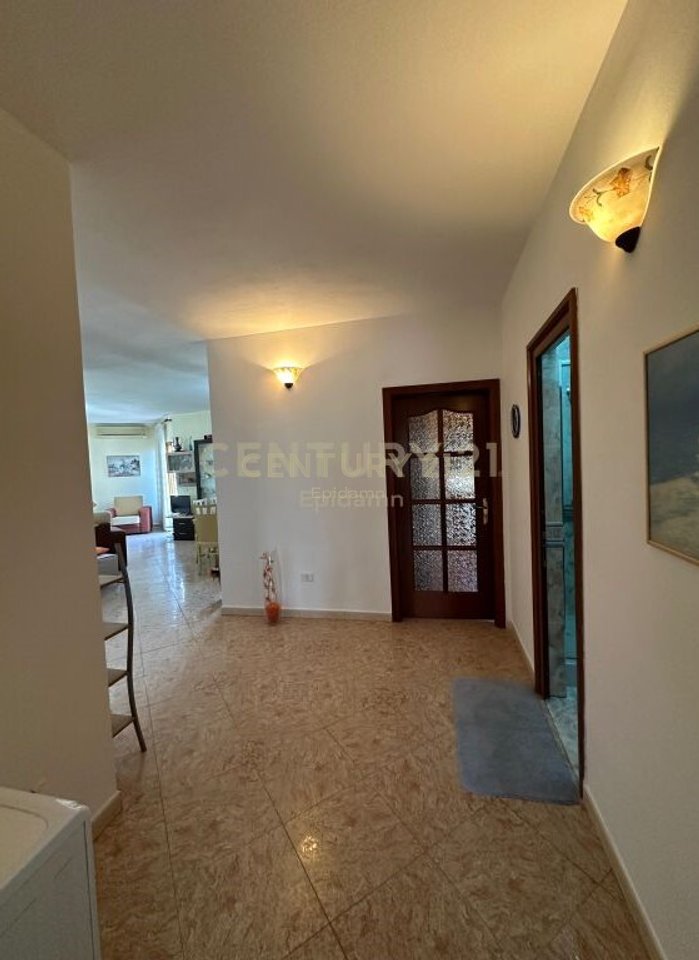 Apartment 2+1+2+garage For Rent at the Fruit and Vegetable Market, Durrës - €450 | 138 m²
