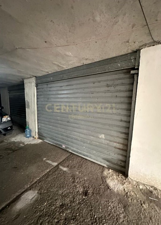 Apartment 2+1+2+garage For Rent at the Fruit and Vegetable Market, Durrës - €450 | 138 m²