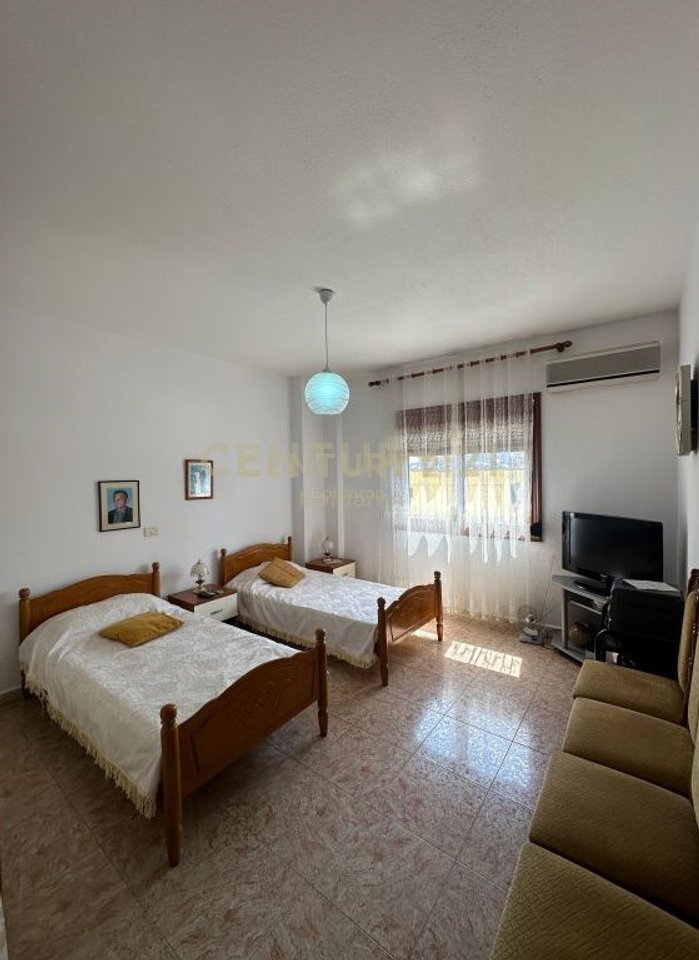 Apartment 2+1+2+garage For Rent at the Fruit and Vegetable Market, Durrës - €450 | 138 m²