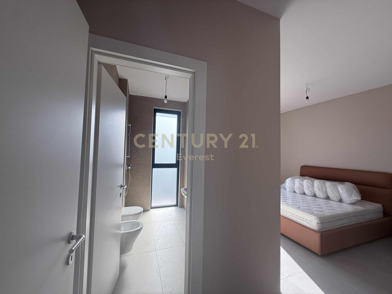 Apartment 3+1+2 for Rent on Kavaja Street!
