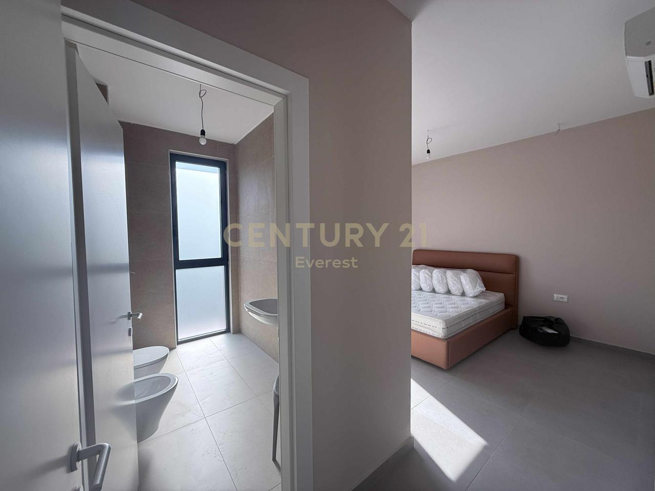 Apartment 3+1+2 for Rent on Kavaja Street!