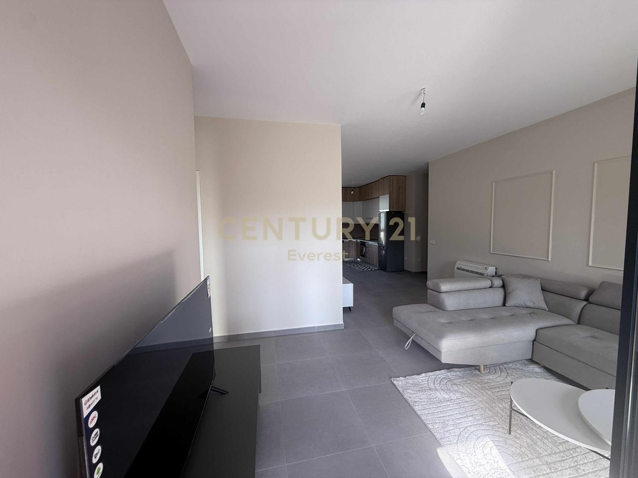 Apartment 3+1+2 for Rent on Kavaja Street!