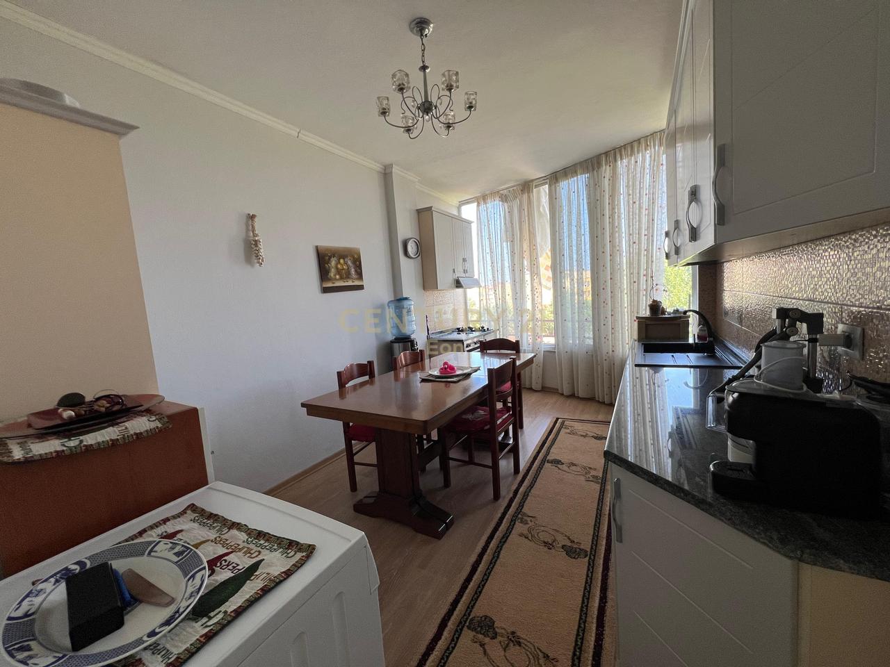 Appartamento 1+1 con cucina separata in vendita, vicino a Mali Robit!