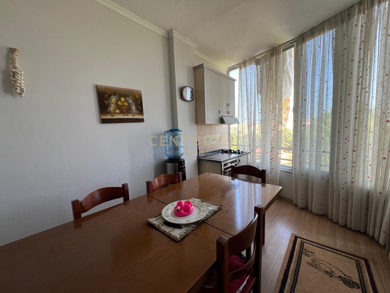 Appartamento 1+1 con cucina separata in vendita, vicino a Mali Robit!