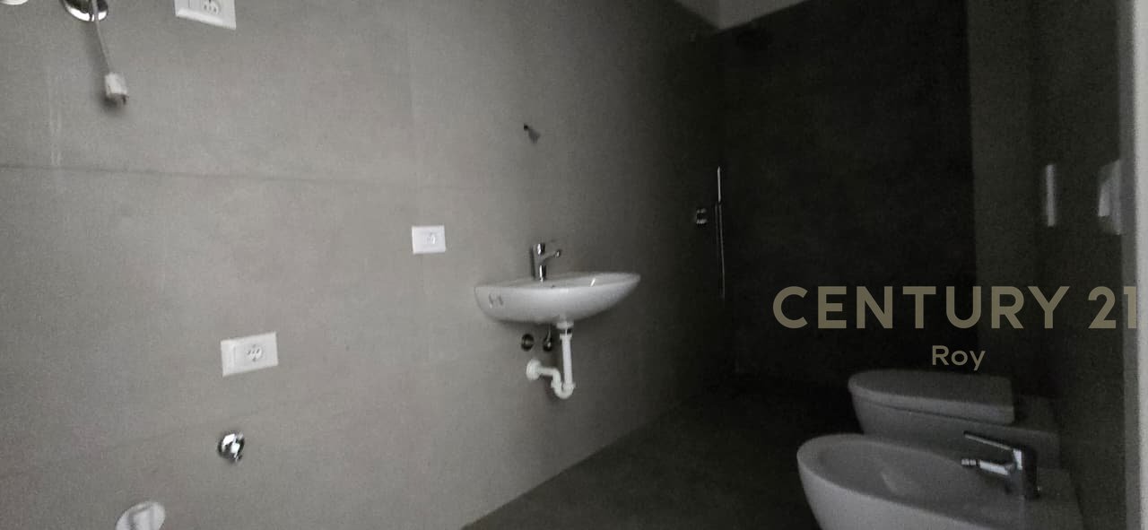 SHITET APARTAMENT 1+1 PAMJE DETI NE GOLEM ,NDERTIM I RI !