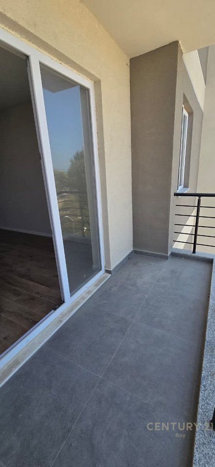 SHITET APARTAMENT 1+1 PAMJE DETI NE GOLEM ,NDERTIM I RI !