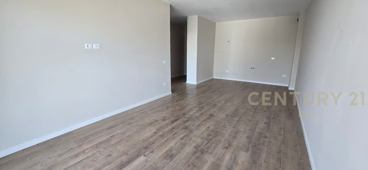 SHITET APARTAMENT 1+1 PAMJE DETI NE GOLEM ,NDERTIM I RI !