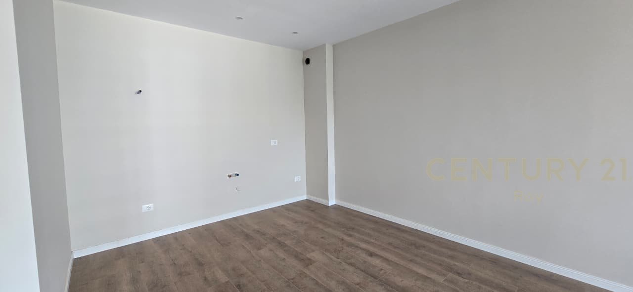 SHITET APARTAMENT 1+1 PAMJE DETI NE GOLEM ,NDERTIM I RI !