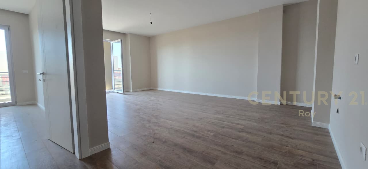 SHITET APARTAMENT 1+1 PAMJE DETI NE GOLEM ,NDERTIM I RI !