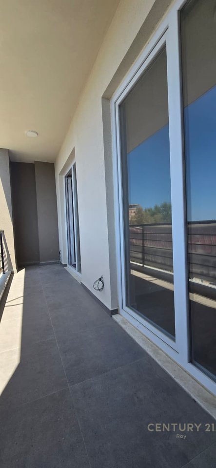 SHITET APARTAMENT 1+1 PAMJE DETI NE GOLEM ,NDERTIM I RI !