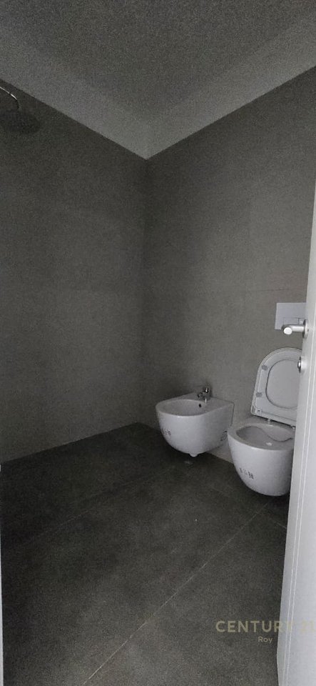 SHITET APARTAMENT 1+1 PAMJE DETI NE GOLEM ,NDERTIM I RI !