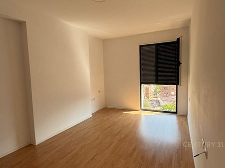 Apartament me qera në Kompleksin ASL, Te Oxhaku