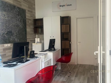 Office for rent in Kika 1, Paris Commune