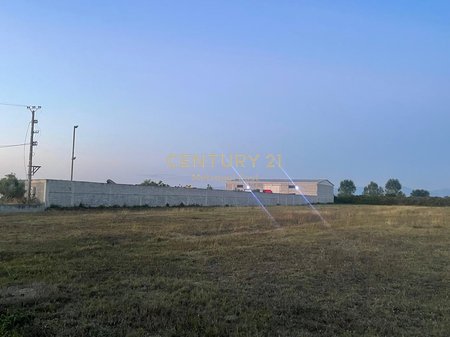 SHITET 2800m2 TOKE + MAGAZINE 2-KATESHE, NE XHAFZOTAJ - ZONE INDUSTRIALE