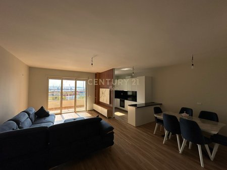 APPARTAMENTO 3+1+2 IN AFFITTO IN VIA PORTO A DURAZZO!