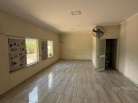Shop for rent on Frang Bardhi Street, Selite