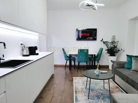 21 DHJETORI, APARTAMENT 1+1 PER QIRA