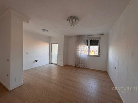 JEPET ME QERA APARTAMENT 1+1, YZBERISHT!