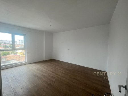 Apartment for rent on Jordan Misja Street!!