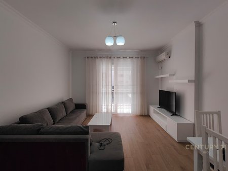 Apartament 1+1 Për Qira Tek Oxhaku 550 mije Lek!