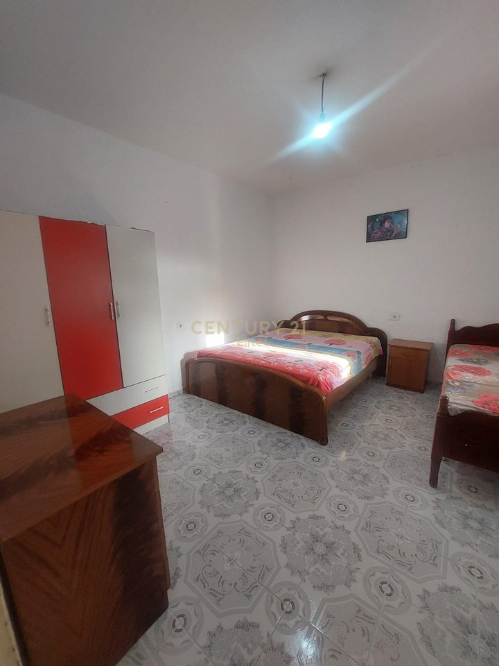 Qira, Casa Privata, Ospedale Militare