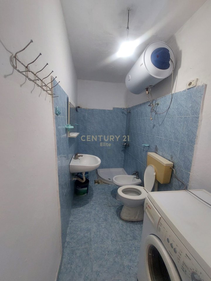 Qira, Casa Privata, Ospedale Militare