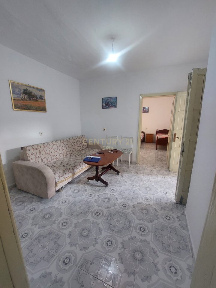 Qira, Casa Privata, Ospedale Militare