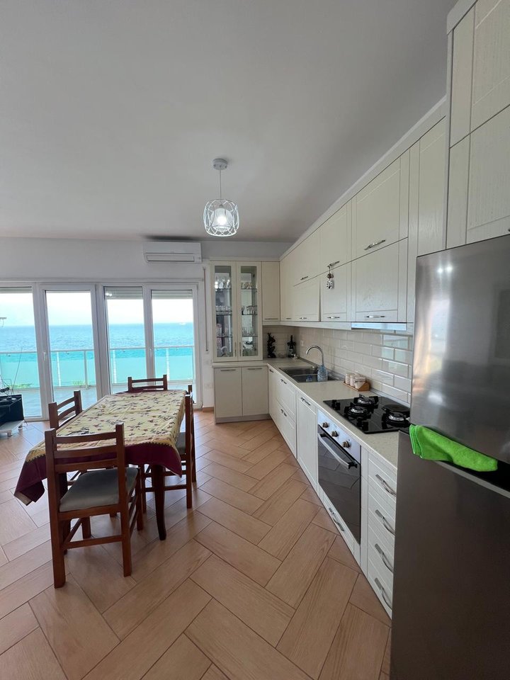APPARTAMENTO 2+1+2 IN AFFITTO, SUL LUNGOMARE! VISTA MARE!
