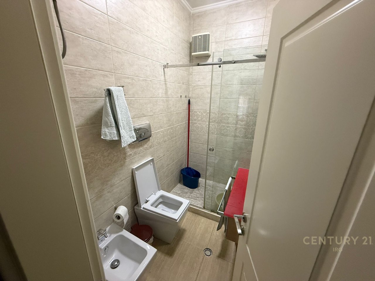 APPARTAMENTO 2+1+2 IN VENDITA, COMPLETAMENTE ARREDATO VICINO AL NUOVO OSPEDALE MATERNITÀ!