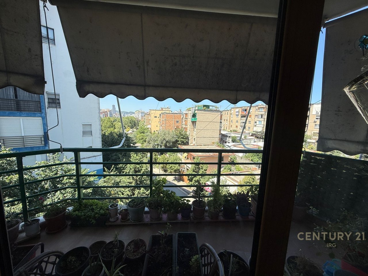 APPARTAMENTO 2+1+2 IN VENDITA, COMPLETAMENTE ARREDATO VICINO AL NUOVO OSPEDALE MATERNITÀ!
