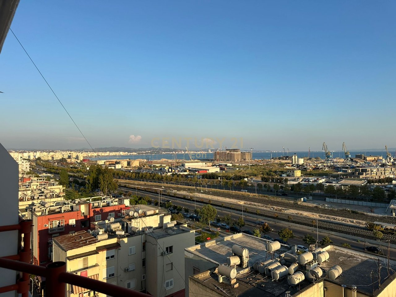 STUDIO APARTMENT FOR RENT IN THE CENTER OF DURRES WITH A PORT VIEW, NEAR THE WATER SUPPLY!