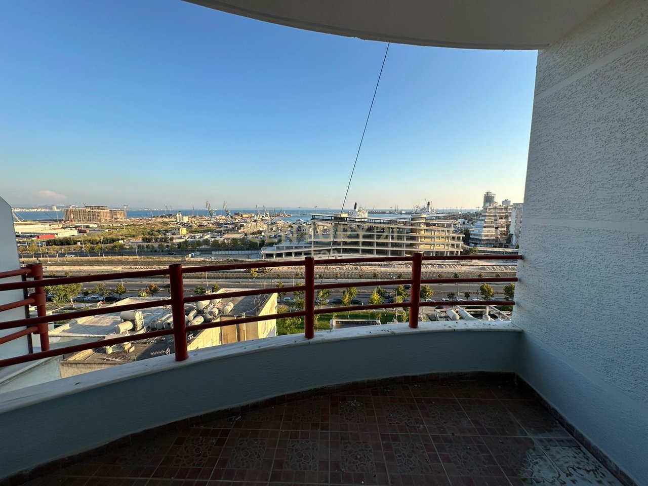 STUDIO APARTMENT FOR RENT IN THE CENTER OF DURRES WITH A PORT VIEW, NEAR THE WATER SUPPLY!