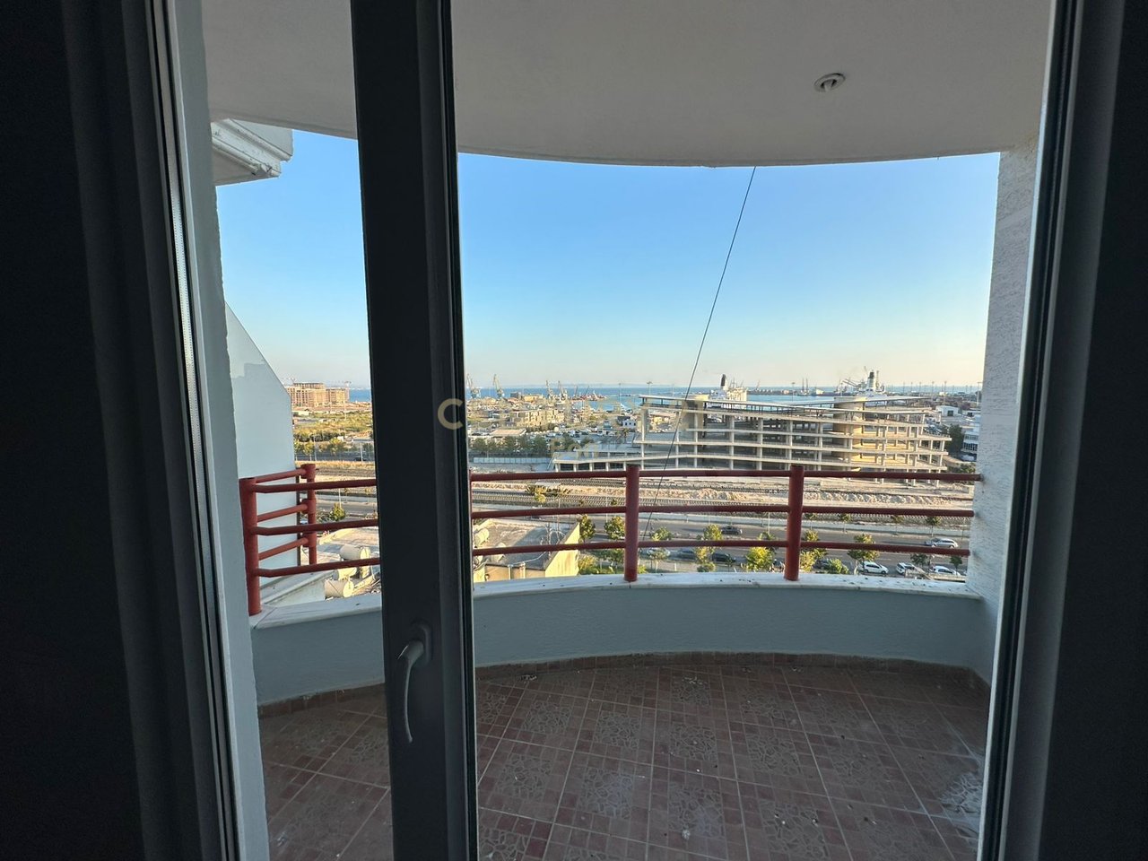 STUDIO APARTMENT FOR RENT IN THE CENTER OF DURRES WITH A PORT VIEW, NEAR THE WATER SUPPLY!