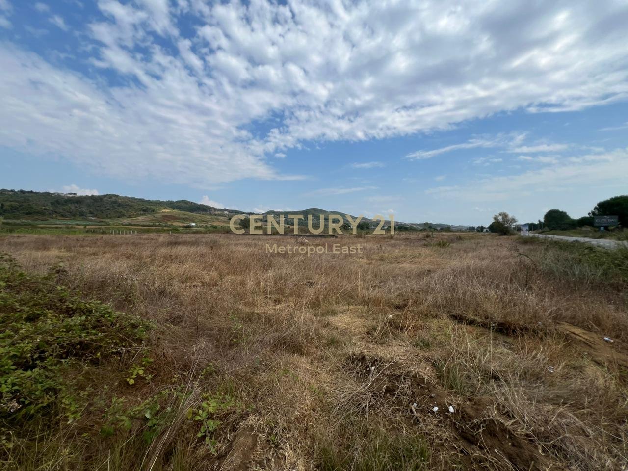 Terreno in vendita a Lalzi Bay