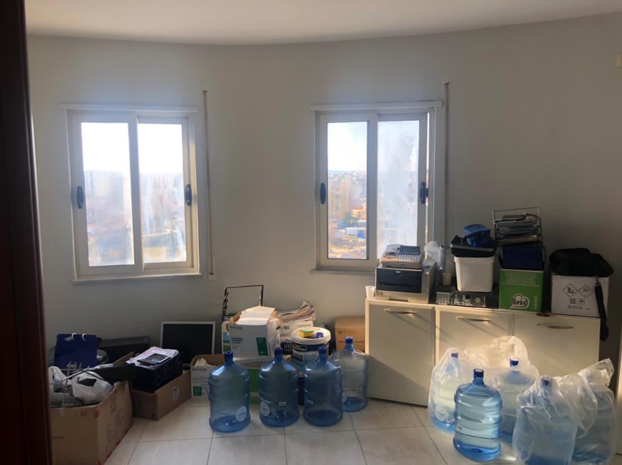 Ufficio luminoso in affitto – Via Jordan Misja, vicino all'Ufficio Ipotecario