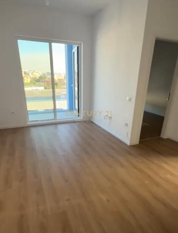 SHITET APARTAMENT 1+1 NE ZONEN E SHKOZES