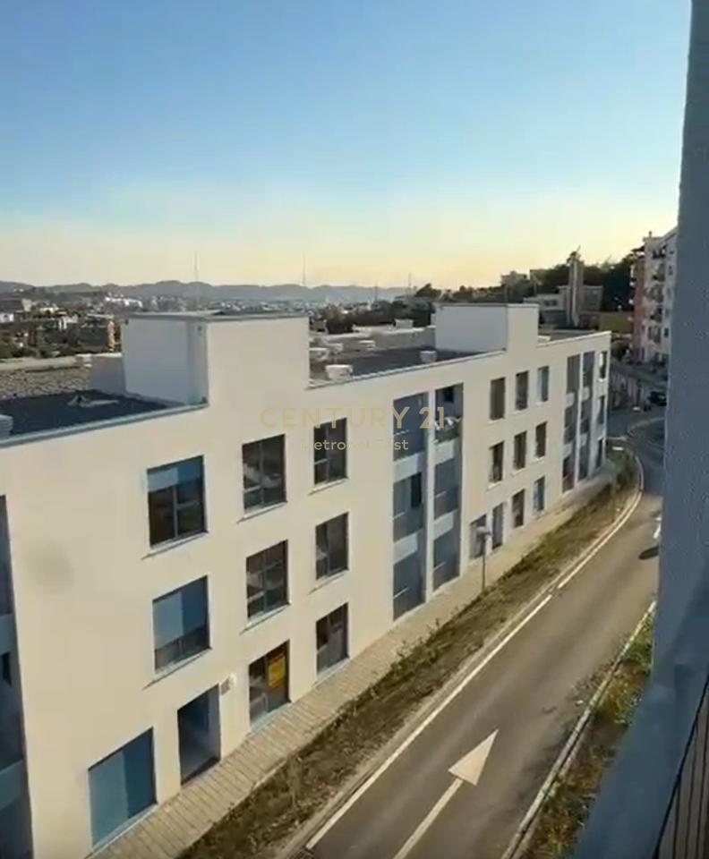 SHITET APARTAMENT 1+1 NE ZONEN E SHKOZES