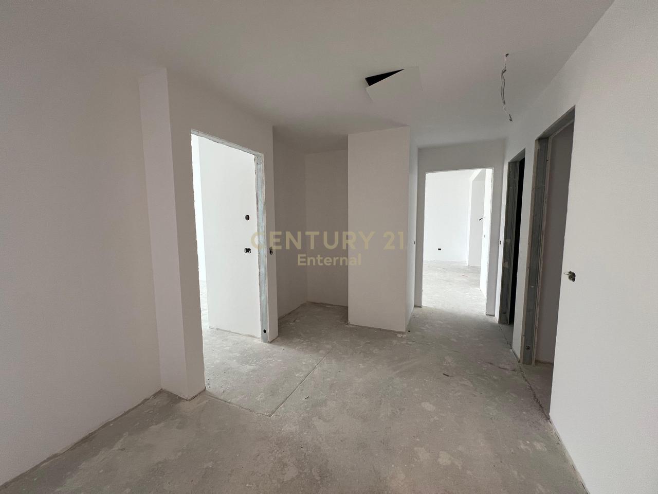 Apartament 3+1+2 Për Shitje te Vertical Forest