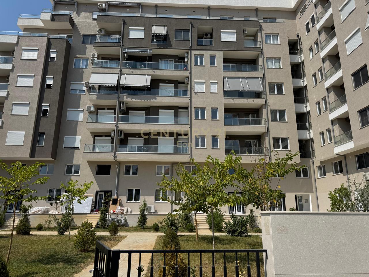 SHITET APARTAMENT 2+1 NE GOLEM, DURRES - PALLAT I 2025 !