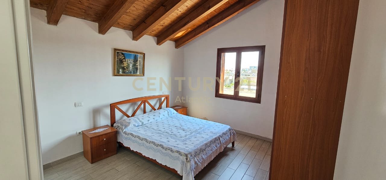 JEPET ME QERA KATI I 3 TE NJE VILE NE ISH-KENETE  2+1 , Durrës - 300€ | 90 m²