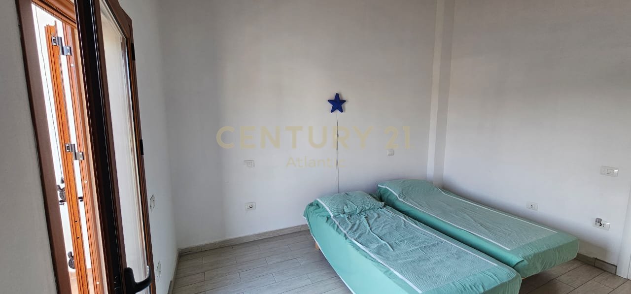 JEPET ME QERA KATI I 3 TE NJE VILE NE ISH-KENETE  2+1 , Durrës - 300€ | 90 m²