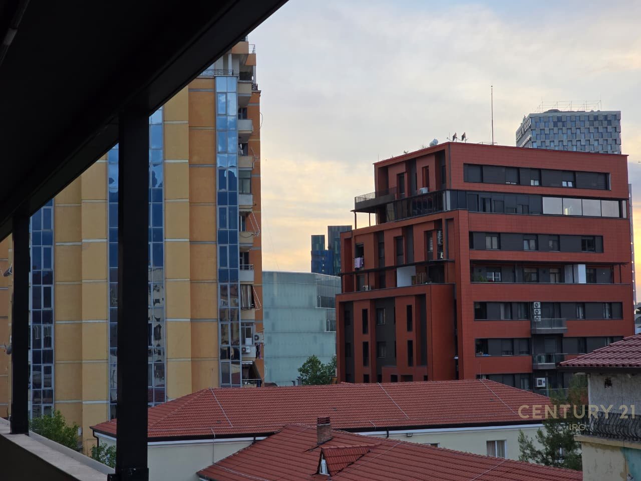 Premium Apartment 2+1 with Veranda for Sale in the Center of Tirana!